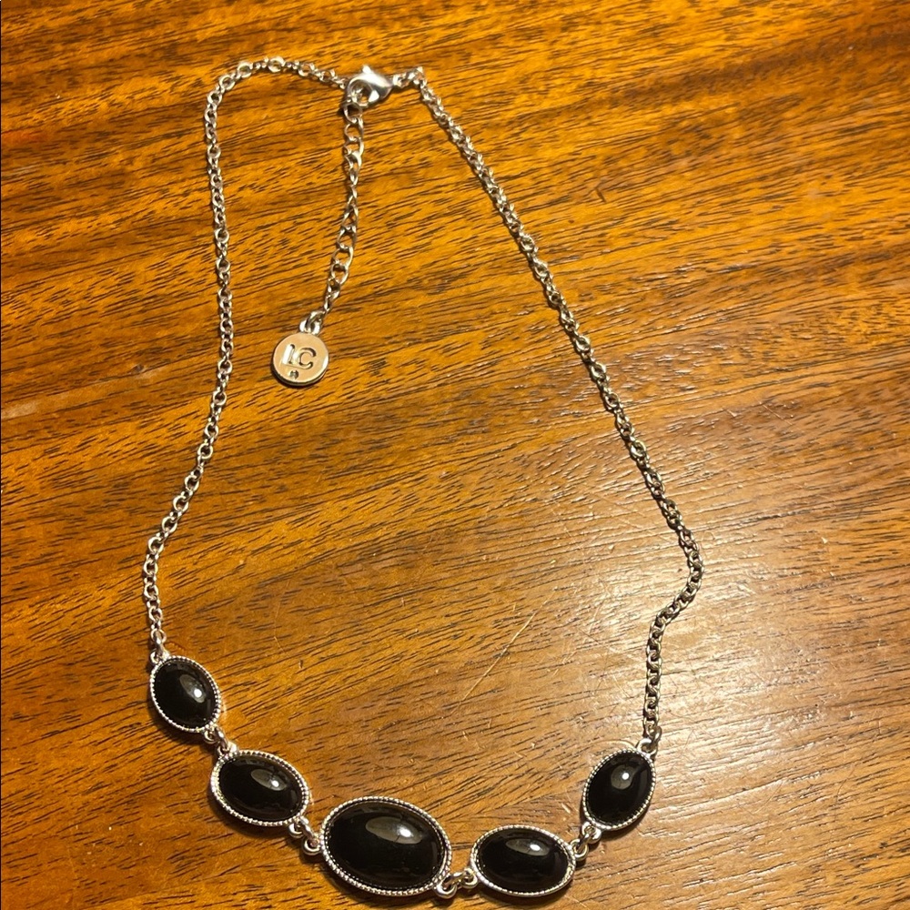 Vintage Liz Claiborne,Elegant Black resin cabochons and Silvertone Necklace.NWOT